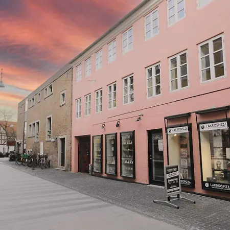 The Pink House Apartment